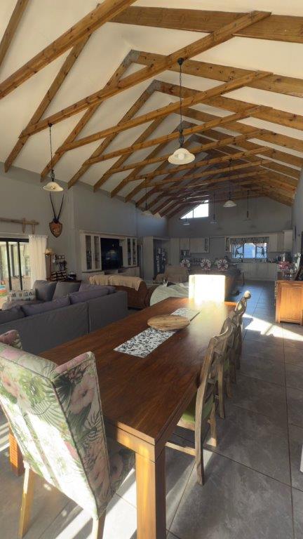 5 Bedroom Property for Sale in Wavecrest Eastern Cape